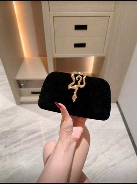 1 حقيبة كلاتش من الجلد الأفعى المطلي بالبريق والمعدن، حقيبة ذهبية لسهرة فاخرة براقة رجعية ذات تصميم أنيق وجذاب، حقيبة يد نسائية أنيقة، مناسبة لحفلات الزفاف والحفلات الرسمية والمناسبات الخاصة والأعياد، وتأتي مع سلسلة