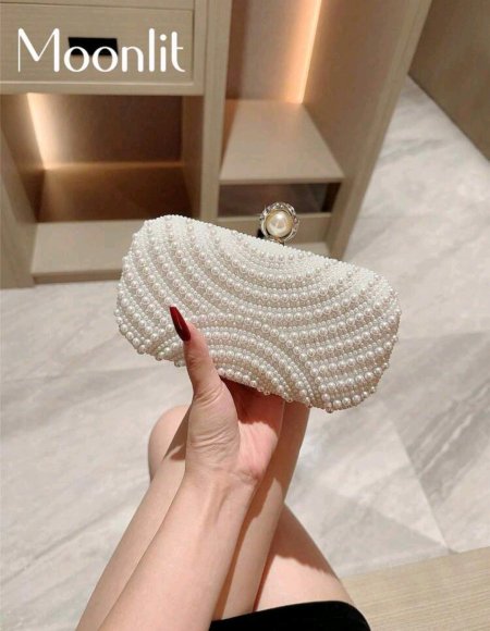 1 حقيبة سهرة مساء أنيقة على شكل صندوق لؤلؤية صناعية، حقيبة يد رومانسية بيضاء لحفل الزفاف، ديكور راقي من الأحجار الكريمة، حقيبة للسهرات الرسمية ذات سلسلة متقاطعة، تناسب تماما الزي لرأس السنة الجديدة، ومثالية مع فساتين الحفلات للنساء، أكسسوارات حفلات جاهزة، مثالية للحفلات والزفاف والحفلات الصيفية والعشاء/ حفلات عشاء، عناصر زفاف أساسية، تتناسب تماما مع فستان التخرج وفساتين الحفلات الصيفية