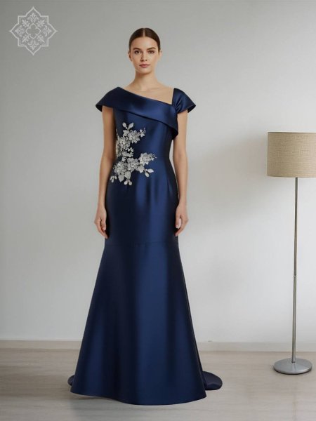 فستان قماش الفاي مطرز بالورود الفضية